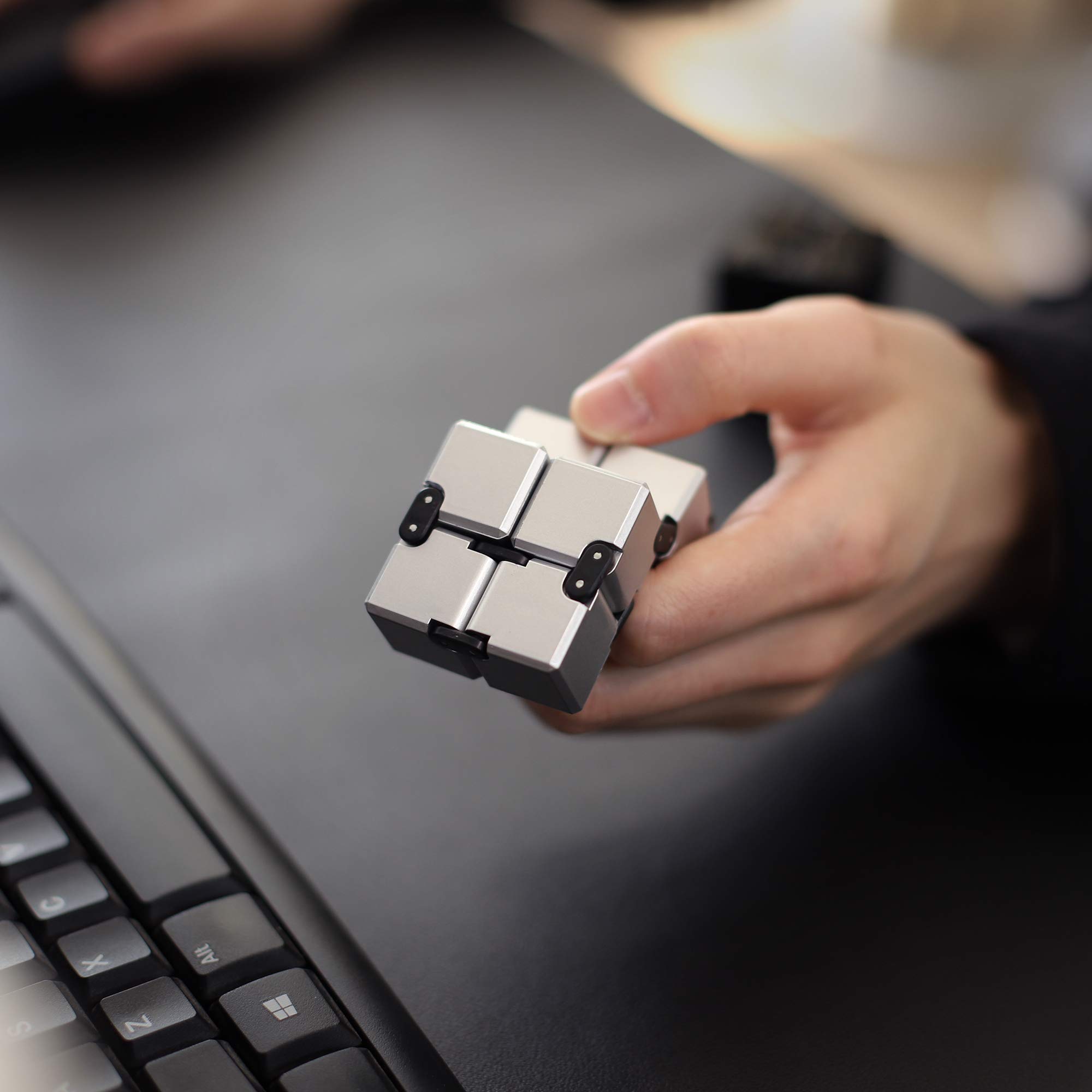 Cube Infinity Fidget - Jouet Anti-stress à Manipuler - Gadget High-tech Pour La Concentration Et La Décompression