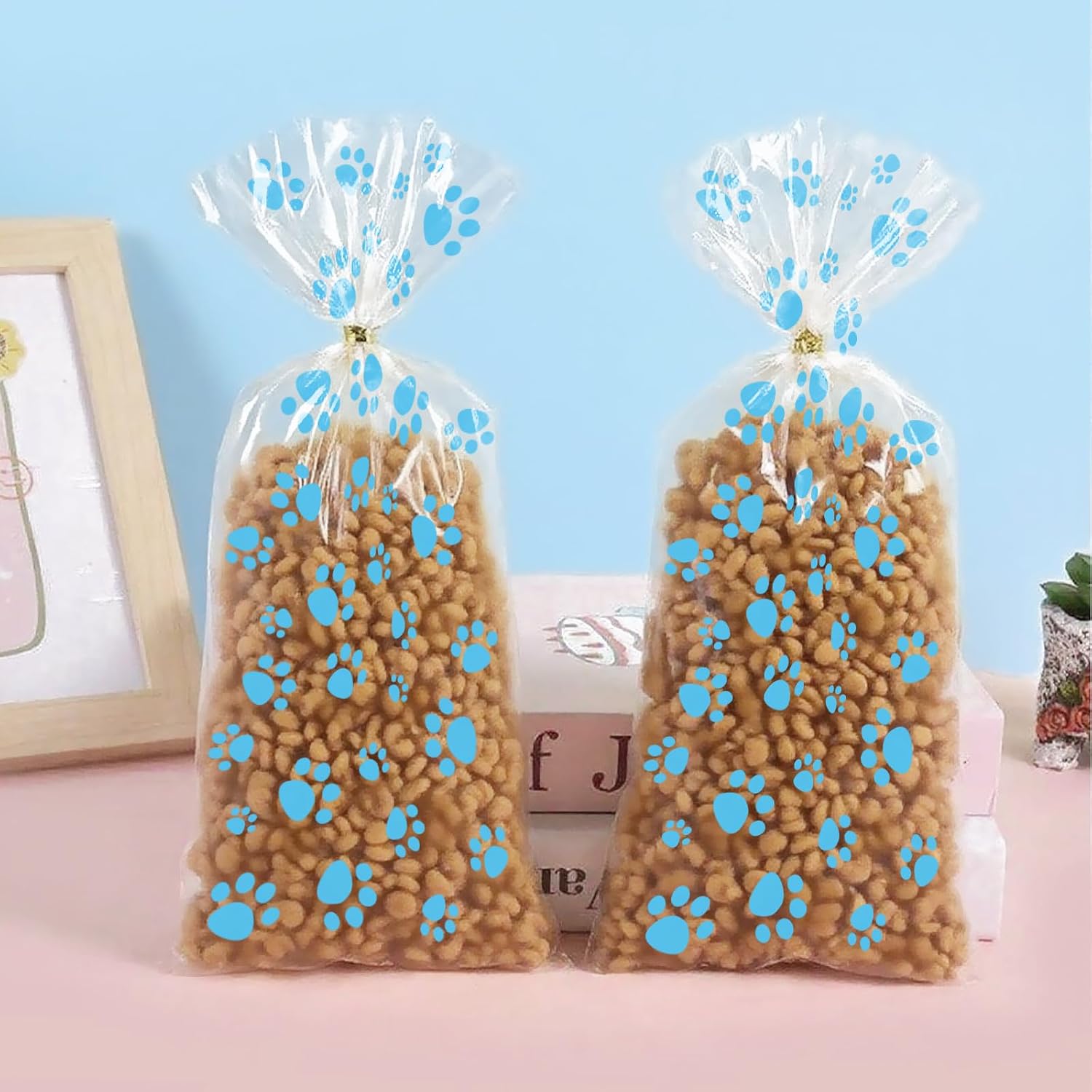 feehope Paw Print Gift Bags, Cellophane Bag with Sturdy Gold Twist Ties, Resealable Bag for Picnic Snacks Cookies Dog Treat Bags (Blue)