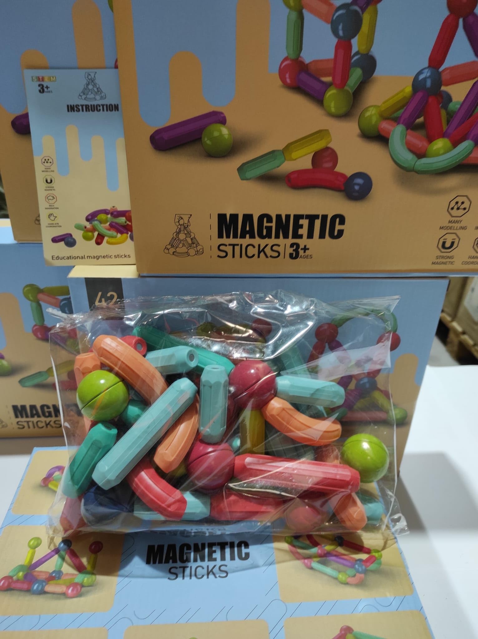 MayMax Juego de Bloques de Construccion Magneticos 42 Piezas - Juguete Educativo Que Estimula Creatividad y Logica, Piezas Grandes de Colores, Facil Montaje