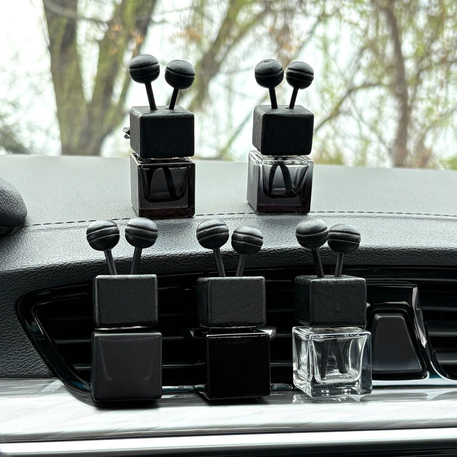 Glass Air Vent Diffuser Bottle for Car Air Freshener Essential Oil Easy Installation Clip on Design Empty Essential Oil Diffuser Bottle Vent Clip