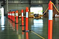 Vista 8 de CJ Safety Cono de poste de delineador de polietileno naranja de 44 pulgadas, base de goma reciclada resistente, 2 bandas reflectantes