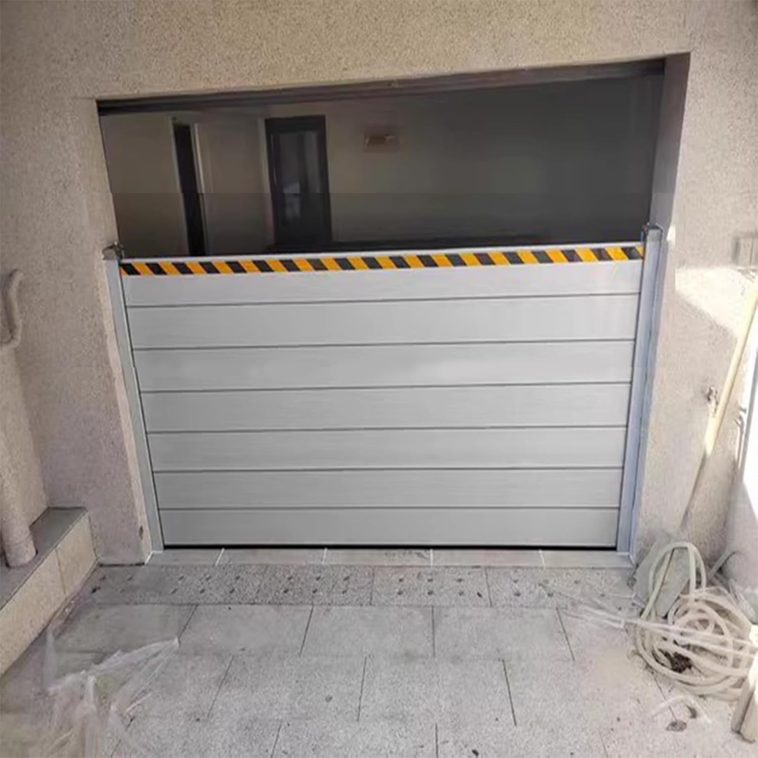 LZMZMQ 55inch High Reusable Flooding Board for Home Front Doors, Removable Aluminum Flood Control Panels, Commercial Flood Barriers for Emergency Flooding(Length 3.4FT(1 Section))