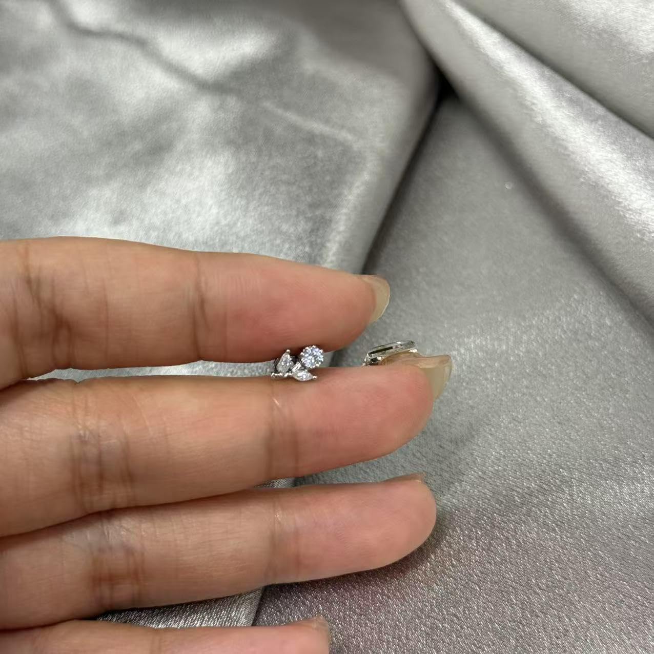 Kokoma 16G CZ Flower Dermal Anchor Tops and Base Grade 23 Titanium Crystal Bee Internally Threaded Dermal Piercing Microdermals Studs Surface Skin Piercing Body Jewelry