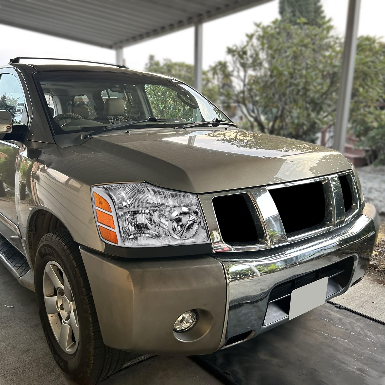 DNA MOTORING Right OE Style Headlight Compatible with 05-07 Armada / 04-06 Titan / 2004 Pathfinder, OEM-HL-0220-R