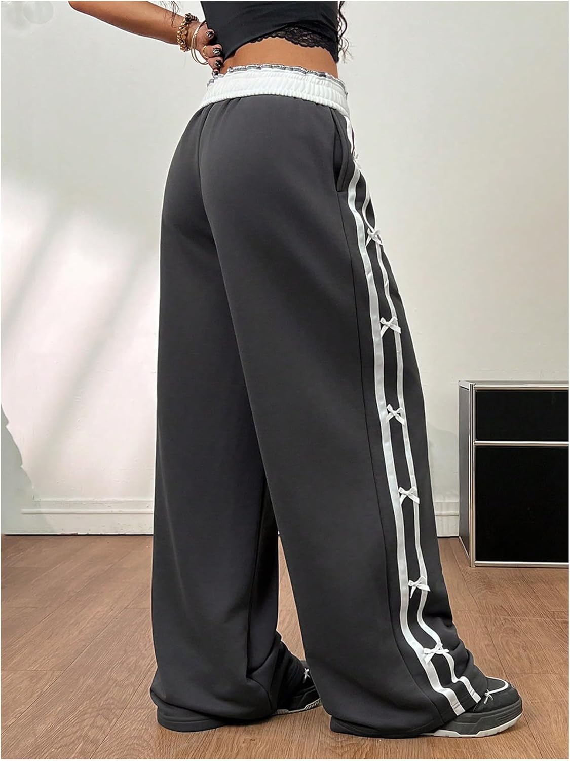 WDIRARA Women's Baggy Sweatpants Bow Side Wide Leg Y2k Slouchy Palazzo Pant - Image 3