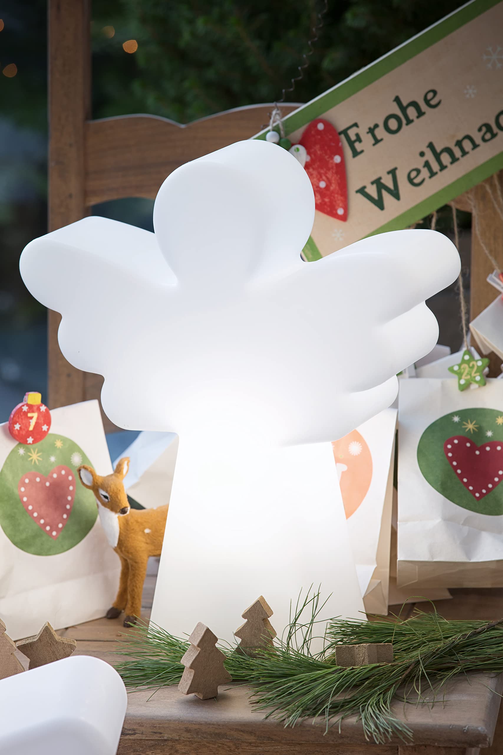 8 seasons design LED Engel 40 cm Shining Angel, RGB Farbwechsel, dimmbar, mit Fernbedienung - winterfest - Weihnachtsengel für außen und innen, Weihnachtsbeleuchtung, Taufe, Kommunion, Konfirmation