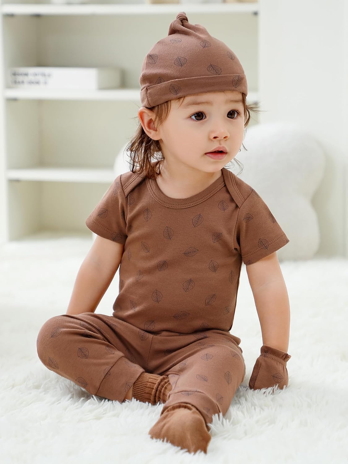 BIGBIGKISS Baby Boy Girl Clothes 18 Piece Layette Gift Set and Accessories