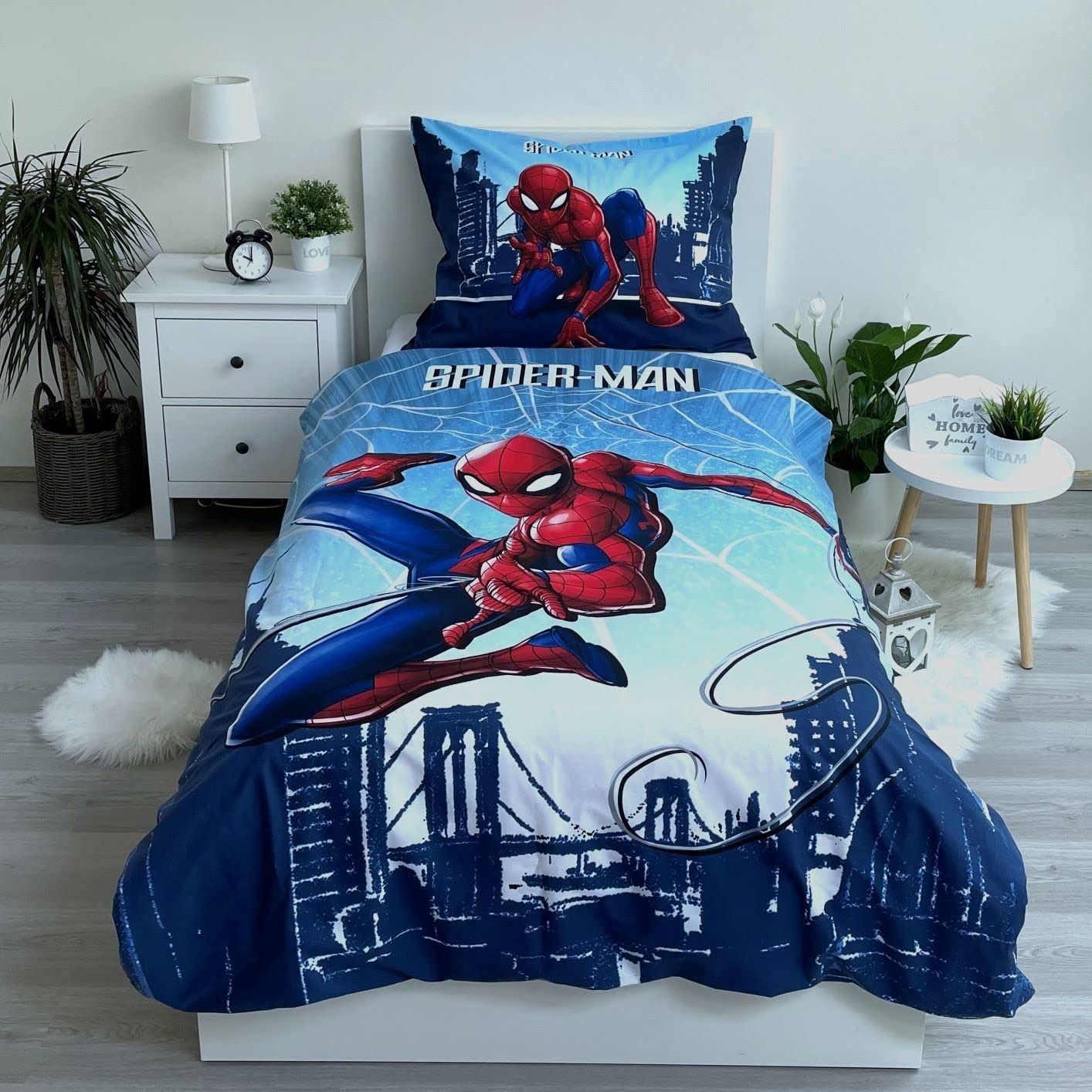 Marvel Spiderman - Juego de ropa de cama reversible con funda de almohada, diseño de araña y Avenger, 135/140 x 200 cm