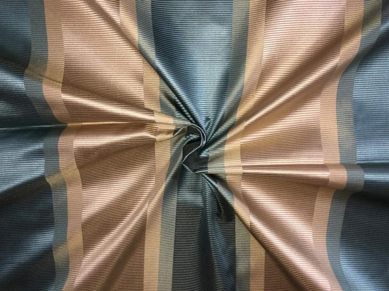Taffetas 100 % soie structuré pour éviter les robes sans volume - 6