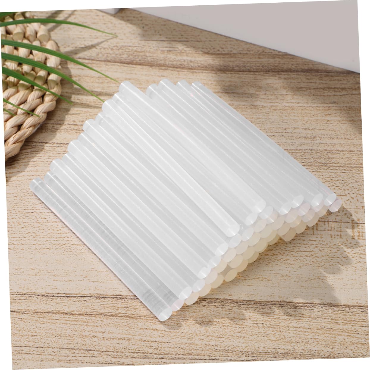 VILLCASE 100pcs Hot Melt Glue Sticks High Adhesion Crafting Tool for Projects Home Decoration and Restoration Transparent Sticks for Easy Use