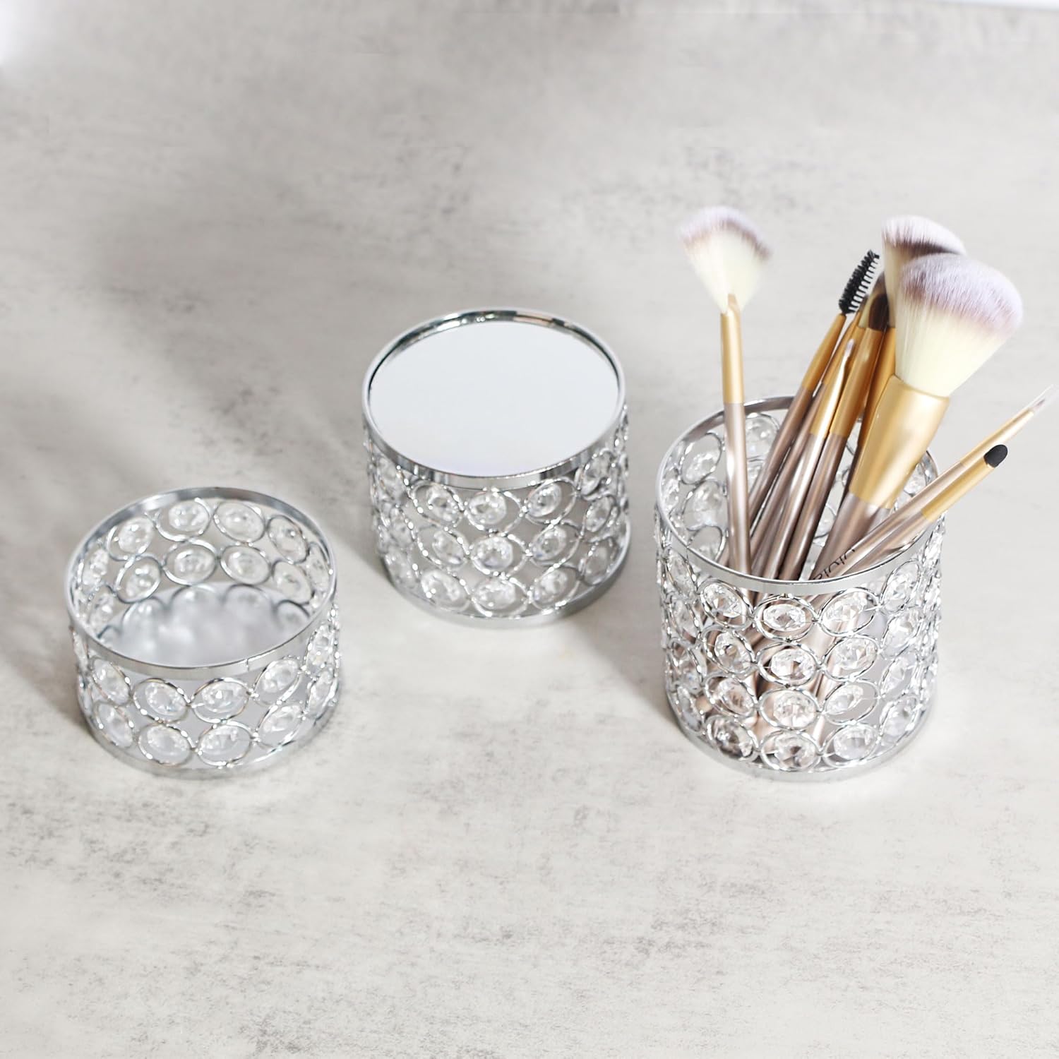 Feyarl 3 Pcs Crystal Display Stands Round Mirrored Risers Decorative Jewelry Perfume Stand Cupcake Figurine Collectible Display Holder for Vanity Table Wedding Home Décor (Silver)