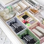 Paquet de 4 Mini Caisses de pastel pour le stockage, Mini Paniers pliants en plastique, mignon coloré organisation Crates pour chambre à coucher classe de bureau salle de bains tiroir de bureau plateau(5,9x3,9x2,2in)