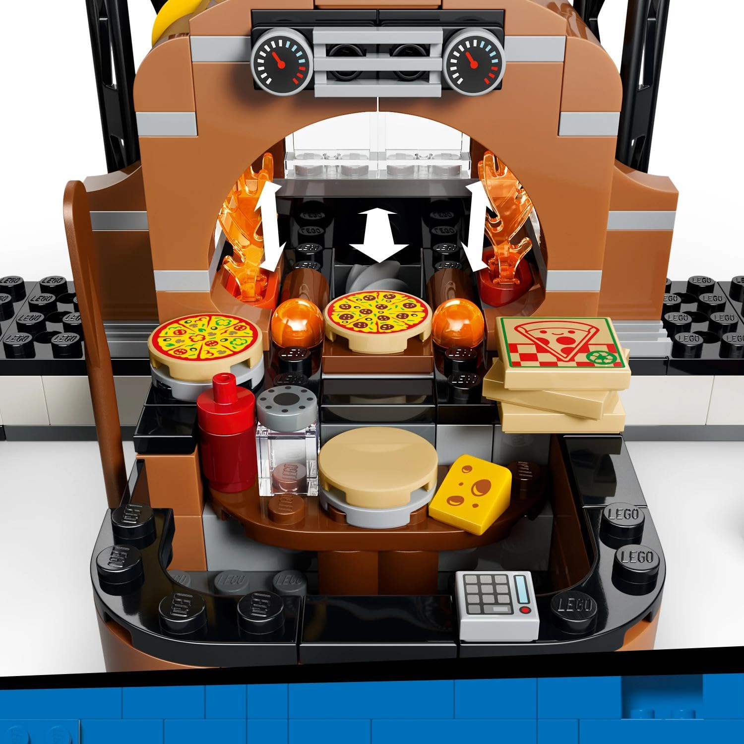 LEGO City Experiencia de Pizza a Domicilio con Vehículos – Coche, Moto y Dron de Juguete, Comida, Máquina Recreativa y 4 Minifiguras – Regalo de Cumpleaños para Niños de 6+ Años – 60496