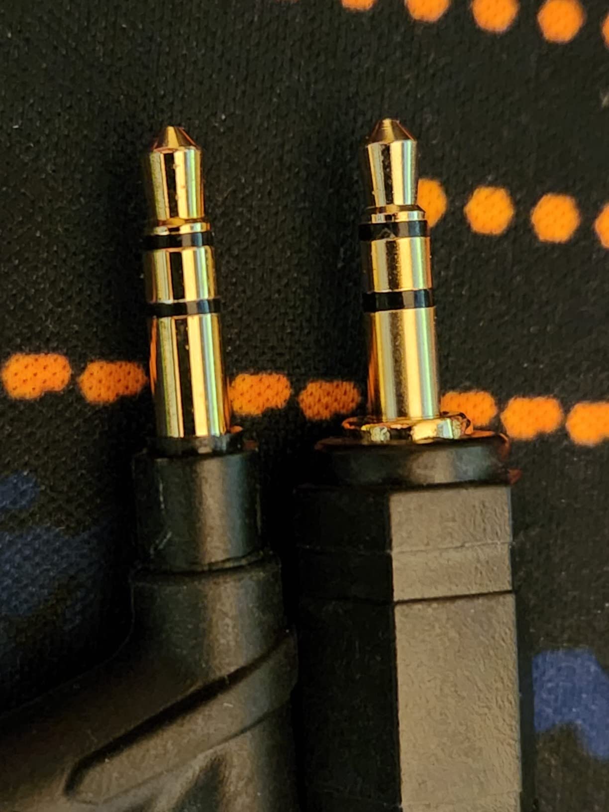 This is a 3.5 Male to 2.5 Female