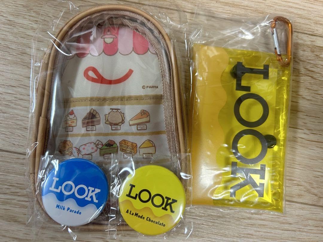 Amazon.co.jp: カラビナ付LOOKクリアポーチ アクスタ SnowMan 缶バッジ