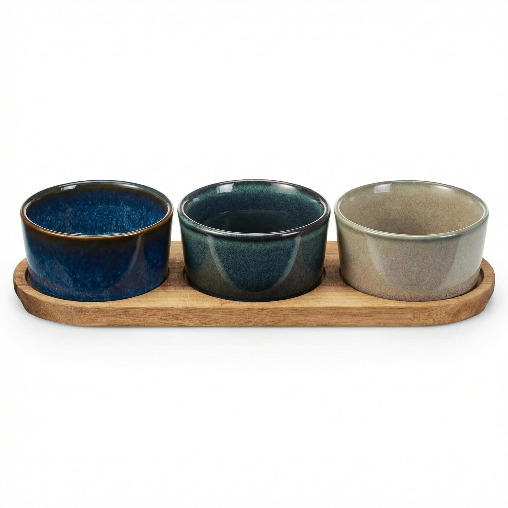 MIJOMA Set di servizio 4 pezzi – Tre ciotole in gres con smalto reattivo – Vassoio in legno di acacia FSC – Per tapas, salse e momenti di snack (vassoio ca. 29 × 10 × H 1,5 cm)