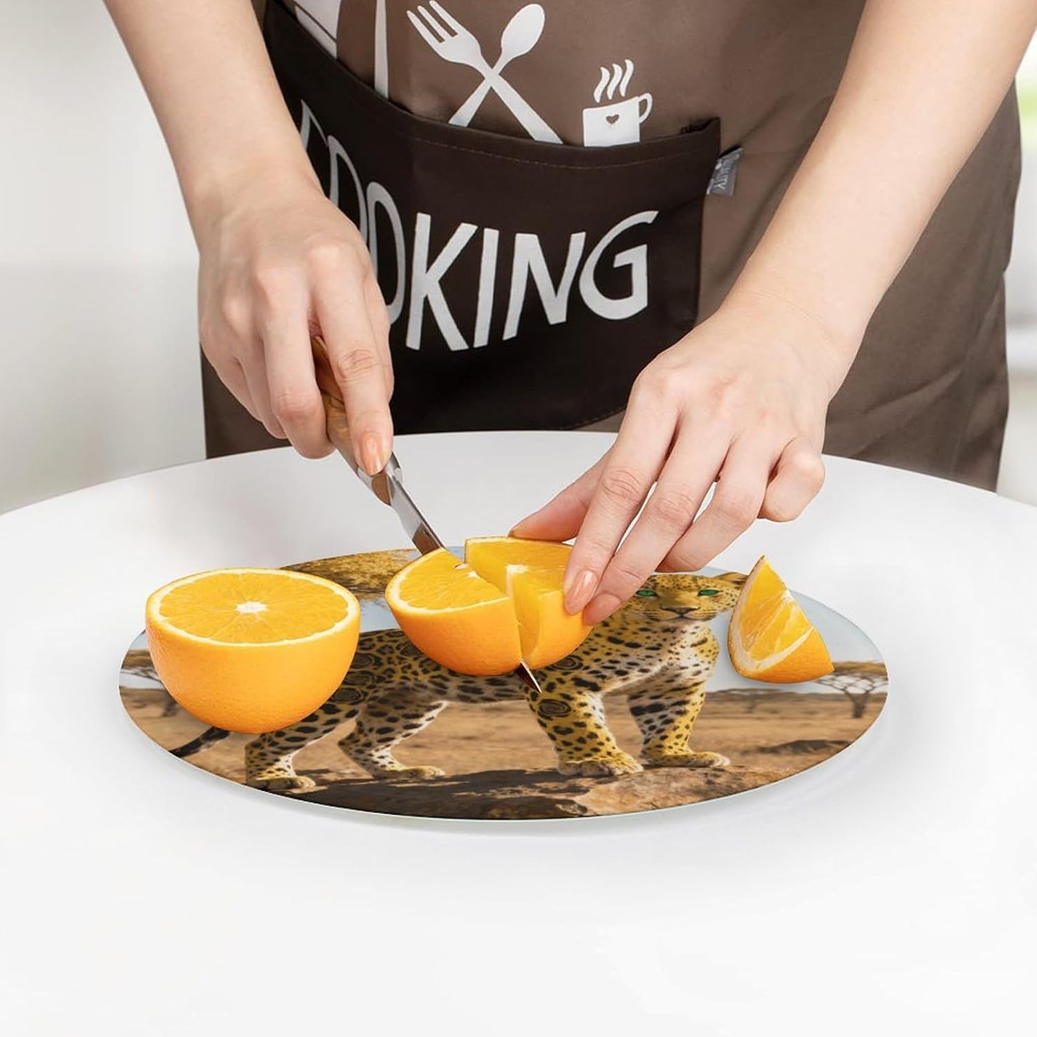 Leopard Chopping Block Tempered Glass Cutting Board Mats Round Countertop Cutting Boards Sturdy Charcuterie Boards for Bar Cheese Board Snack Tray