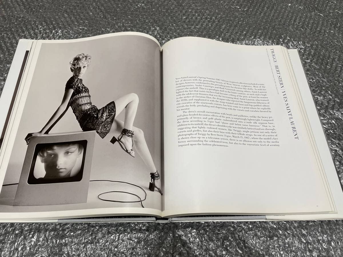 Amazon.co.jp: 洋書20世紀のスーパーモデル写真集1940～90年代