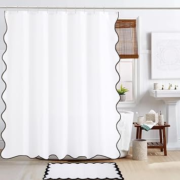 ORTIGIA Cute Scalloped Bathroom Rugs and White Shower Curtain with Black Scalloped Edge