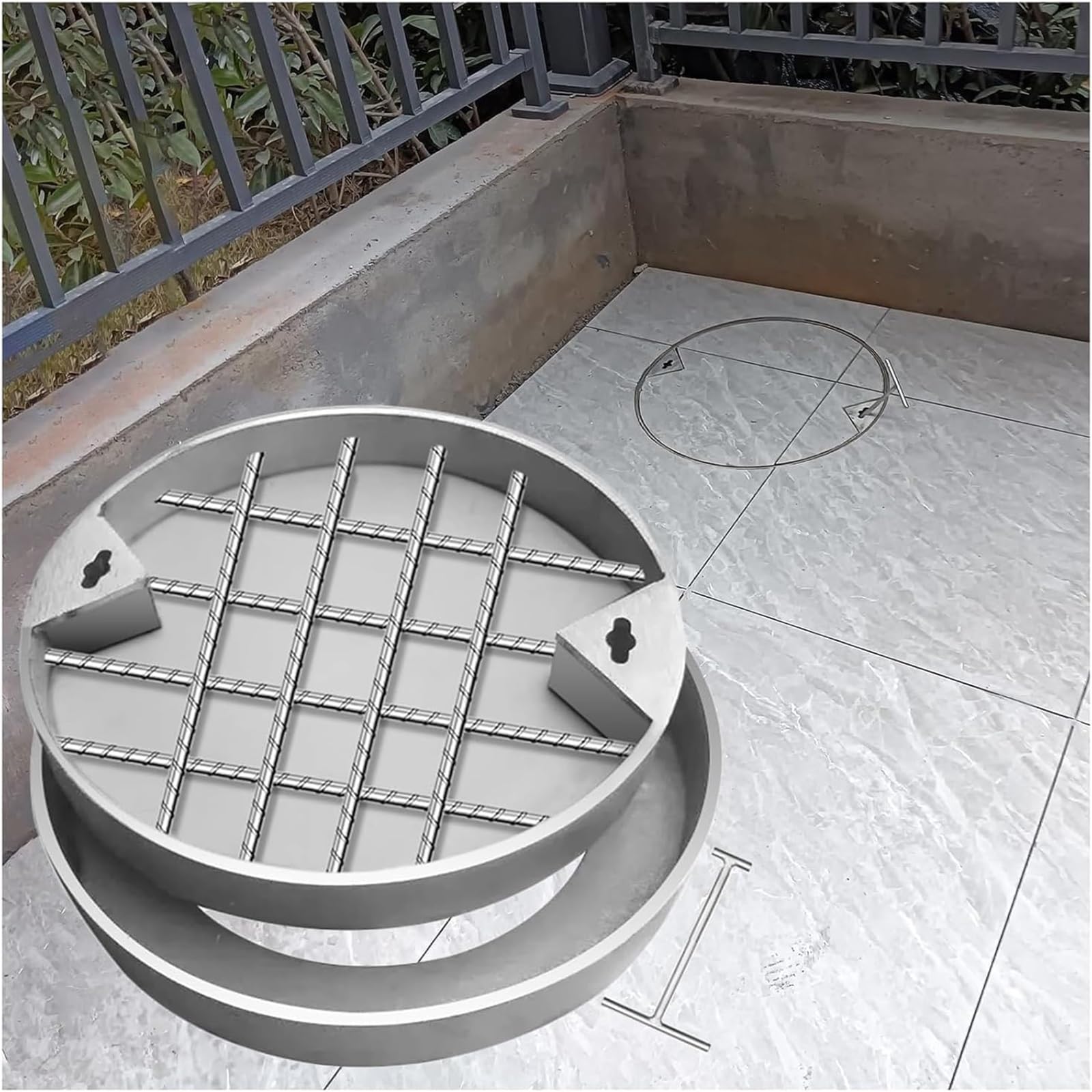 GHHVFEC Round Invisible Sump Pump Cover, Recessed Septic Tank Lid, 304 Stainless Steel Manhole Cover for Driveway and Yard - Durable, Weatherproof, 300x300mm (11.8x11.8in)