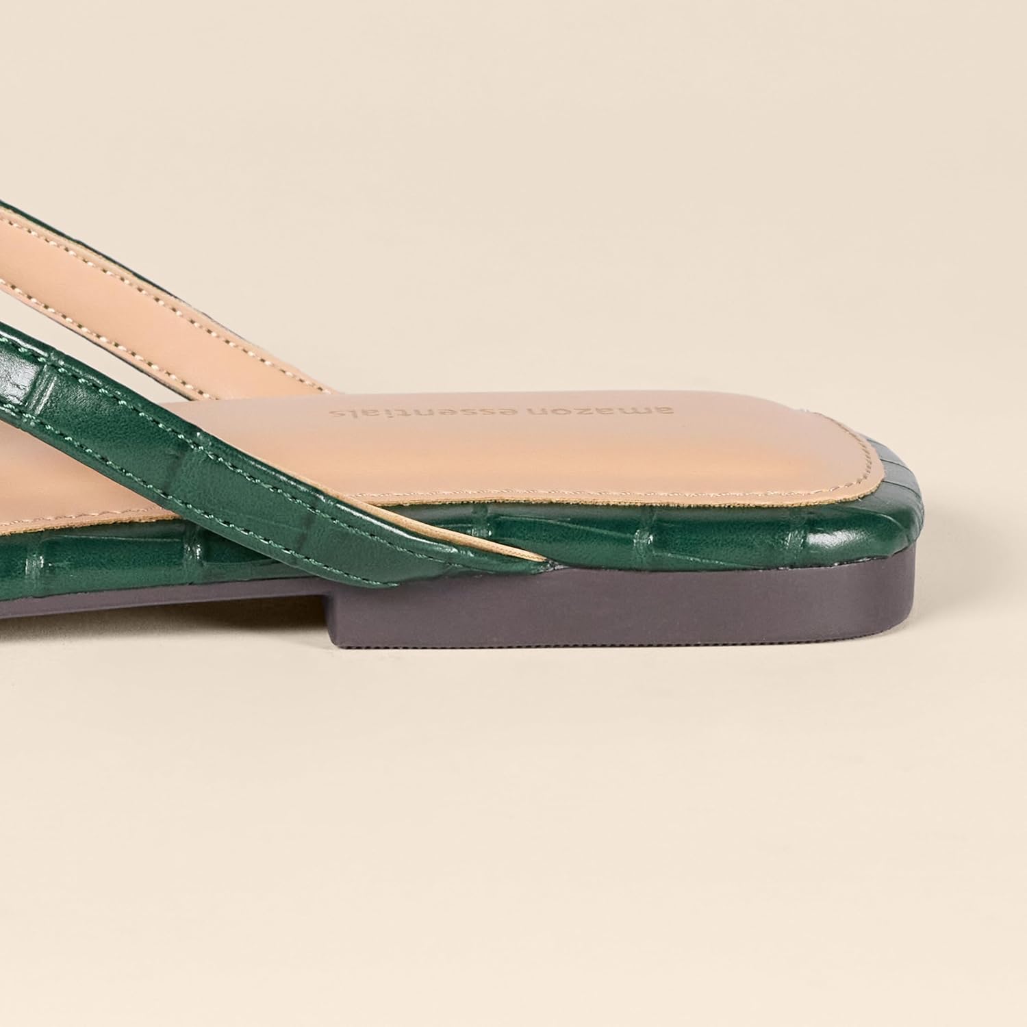 Amazon Essentials Women's Thong Sandals - Image 2