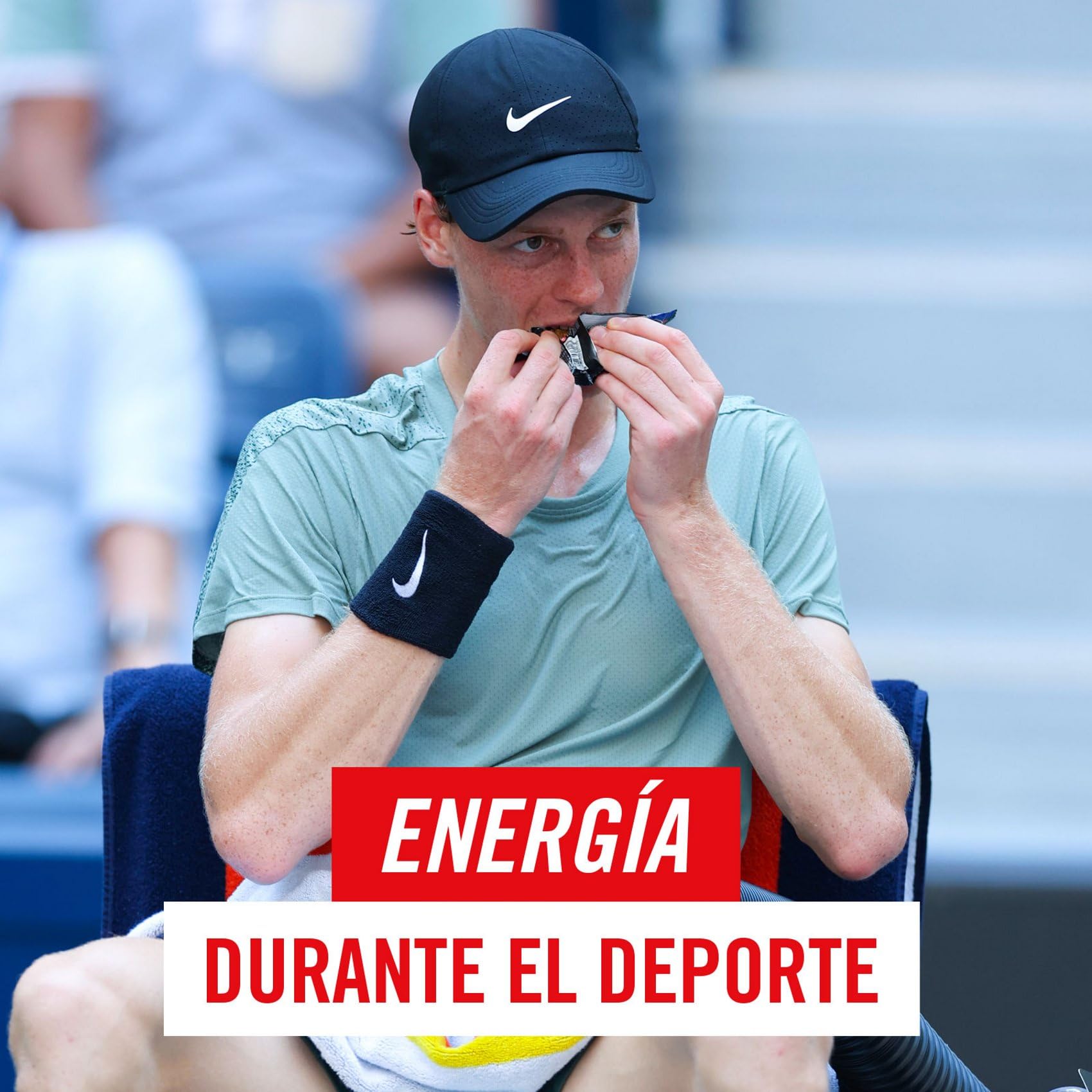 Enervit Competition Bar Plátano, Barritas Energéticas con Trozos de Plátano, Fórmula Técnica, Para Actividades de Alta Intensidad, 22g de Carbohidratos, Sin Gluten, 12 Barritas de 30g