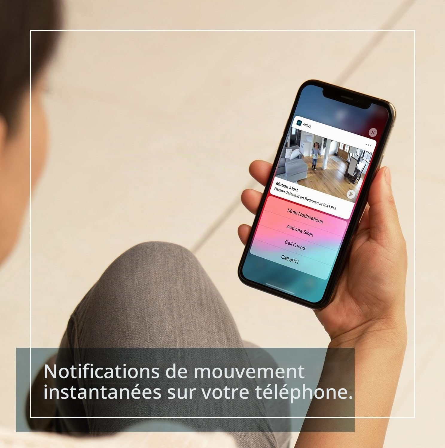Arlo Ultra 2 Camera Surveillance WiFi Exterieure sans Fil + Panneau Solair Blanc, 4K UHD, 180° Vision Nocturne, Sirène, Projecteur, SmartHub Incluse, Essai Arlo Secure Inclus, 3 Caméras Noir