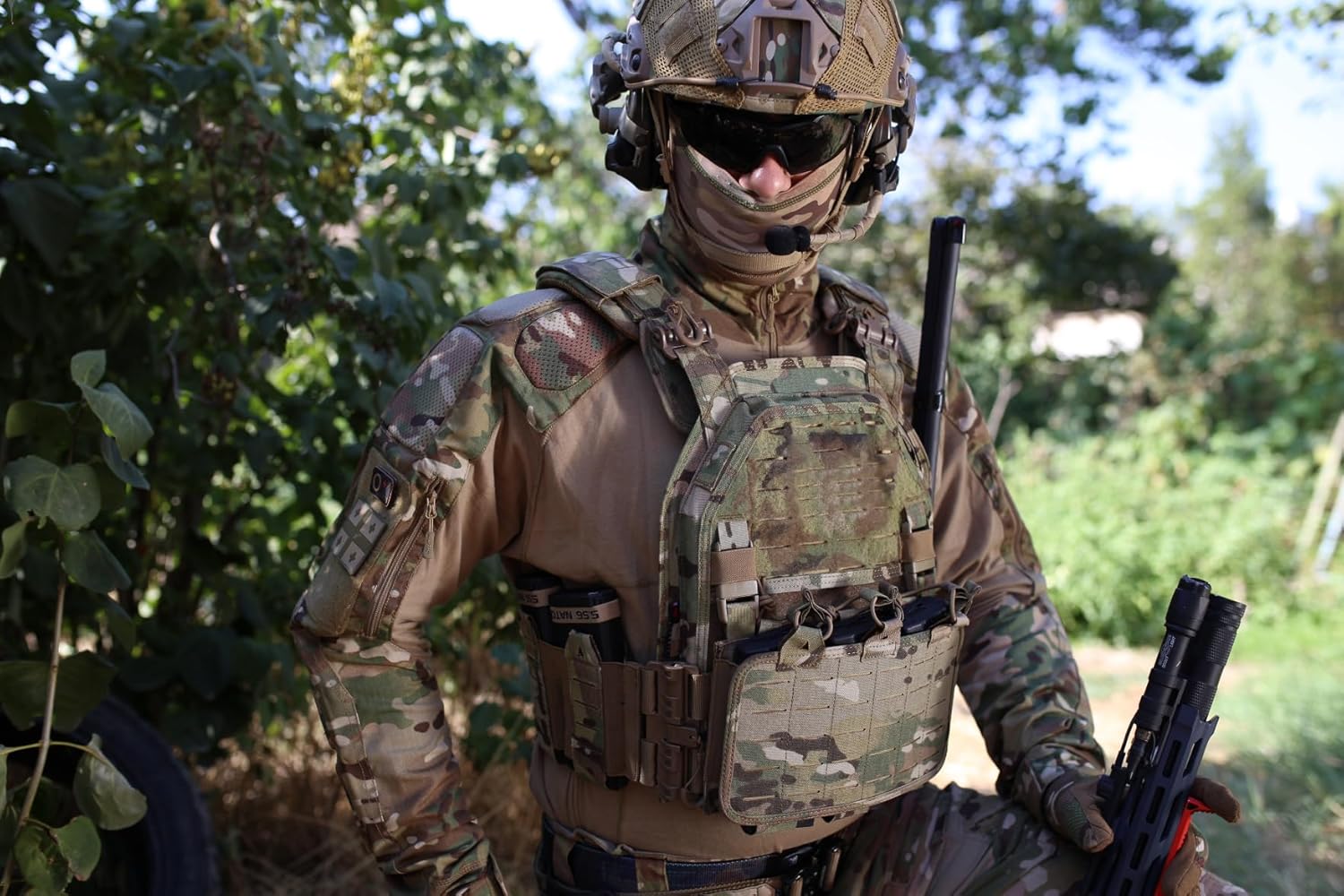 Tactical Outdoor Vest for Men, Quick Release Adjustable Airsoft Gear Modular Laser-Cutting