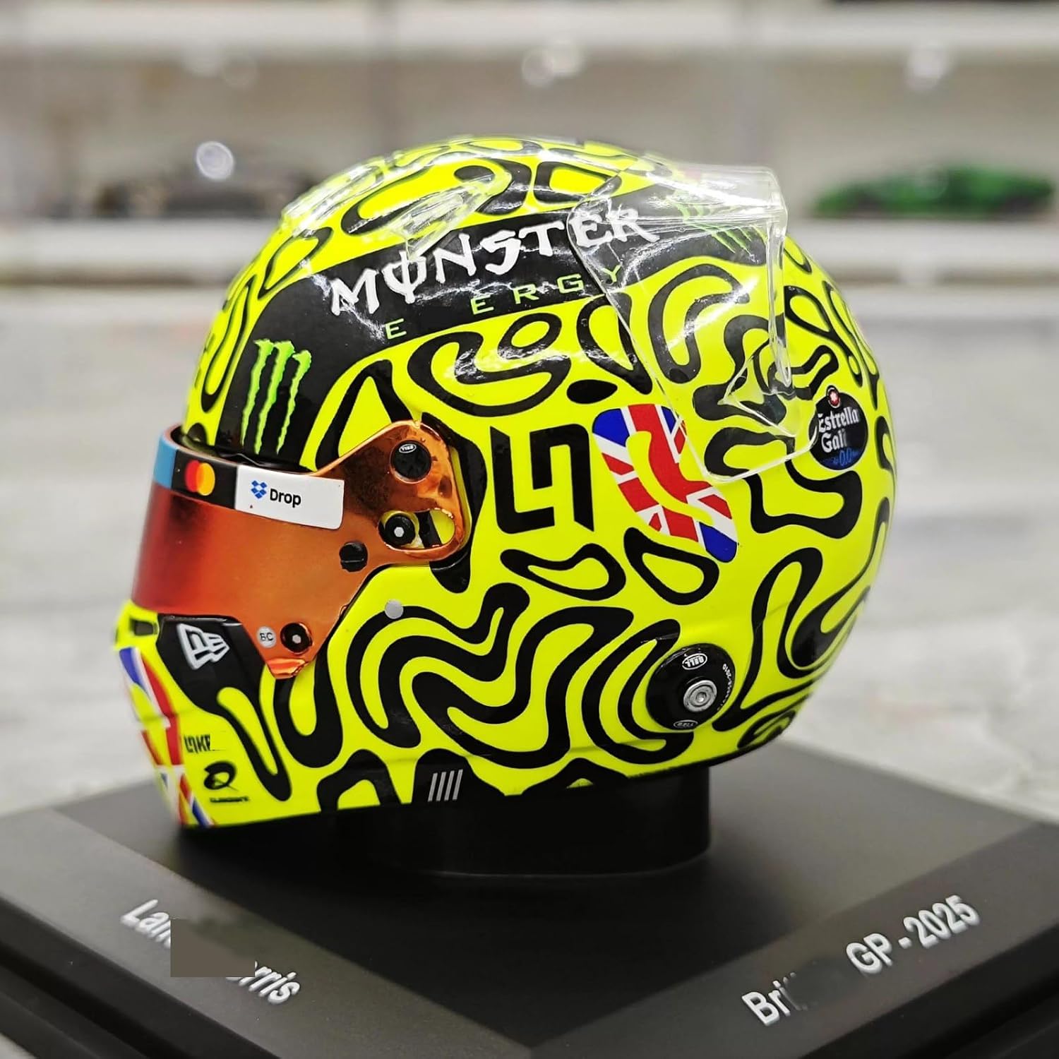 2025 1/5 Mcl39#4 Mini Helmet for BritainGP F1 Norris Champion Racing Helmet Model Ornament Customized Gift for Adults