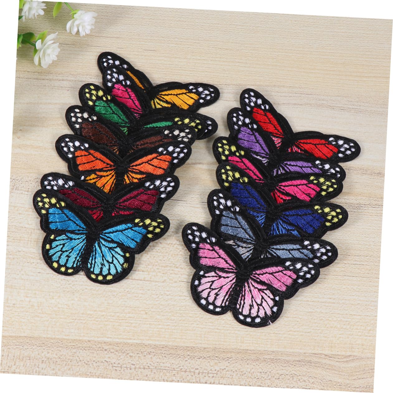 STOBOK 60piezas Parche De Bordado Para Decoración De Ropa y Accesorios Parches De Aplicación Surtido Aleatorio