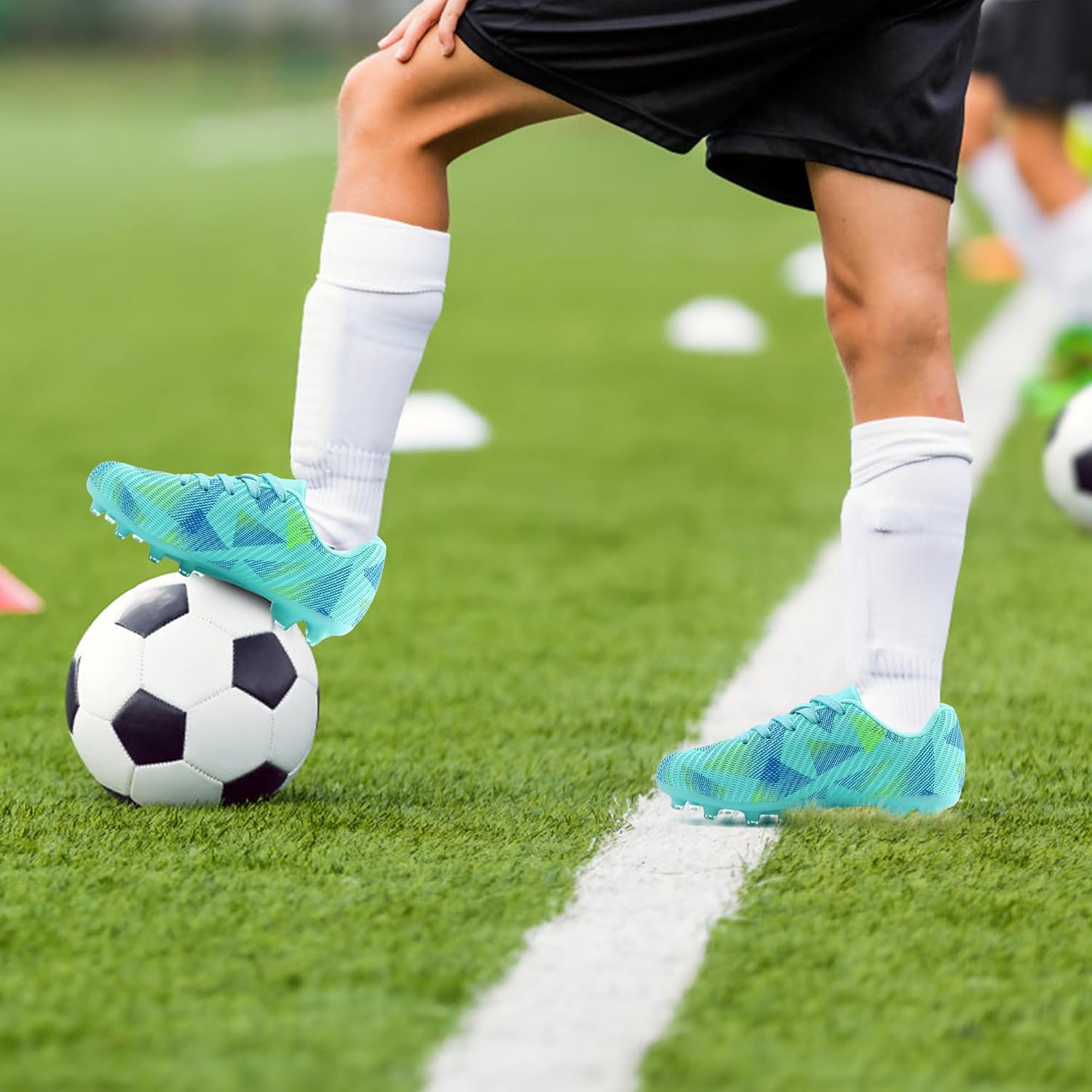 Soccer Cleats for Boys Girls Youth Lightweight Athletic Soccer Shoes for Outdoor Training and Games