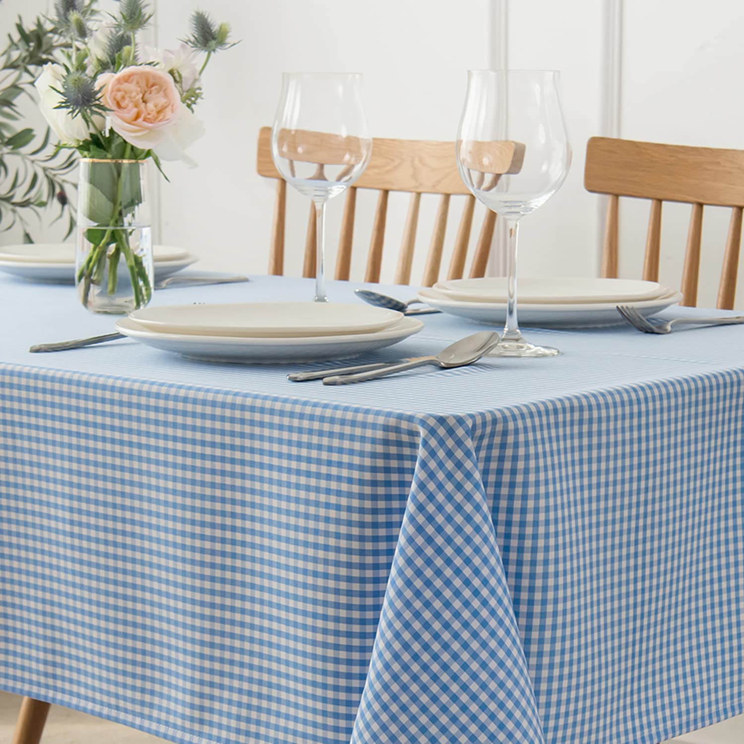 maxmill Checkered Square Tablecloth Waterproof Spillproof Wrinkle Resistant Heavy Weight Soft Gingham Dining Room, Kitchen Table Cloth for Picnic