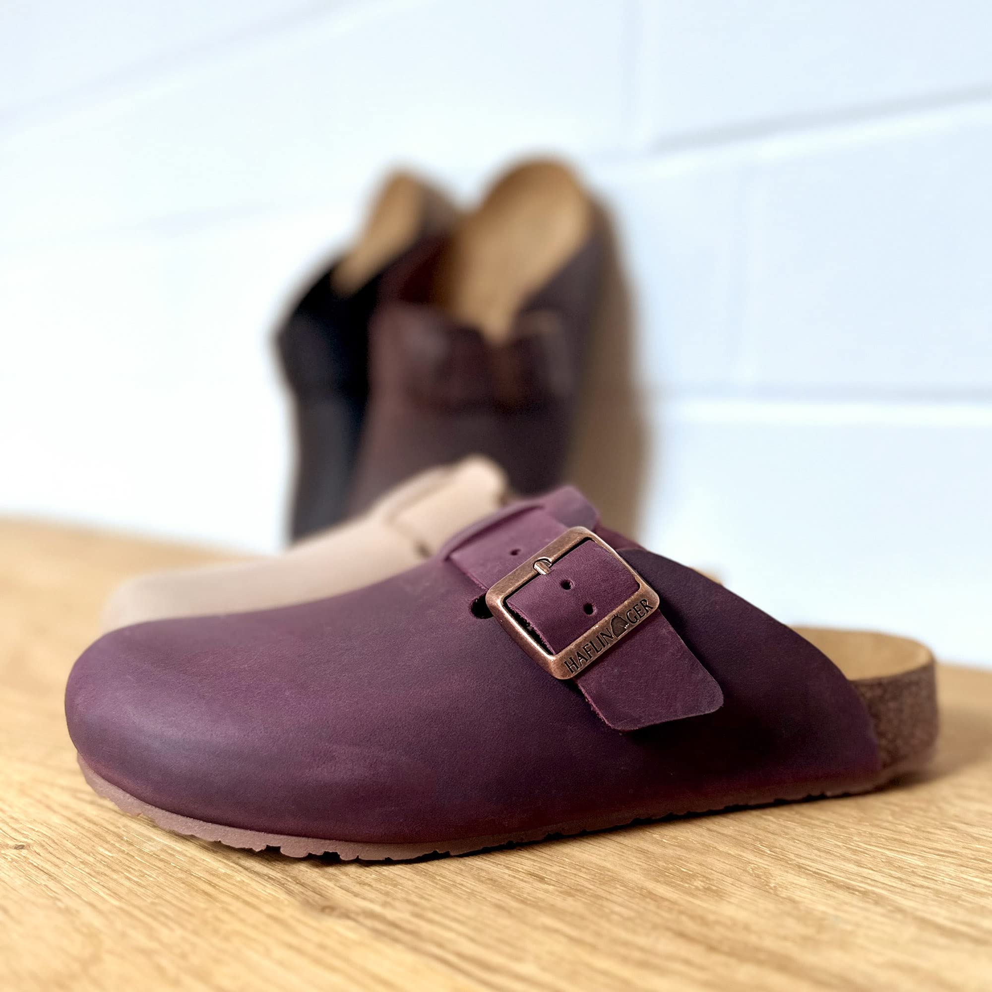 HAFLINGER Porto Eleganter Clog aus Leder Gummisohle und Kork Latex Fußbett Hausschuh Unisex