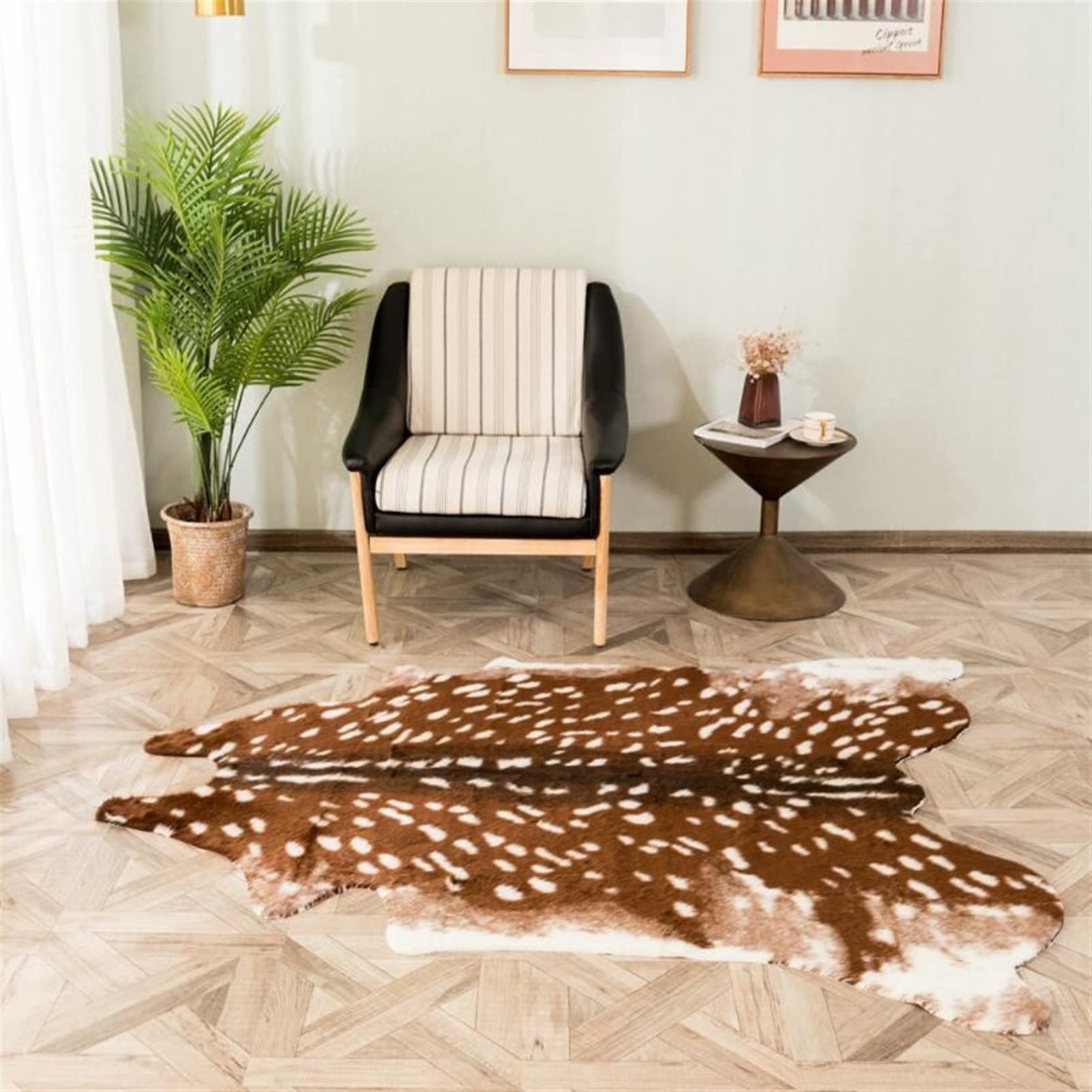 Tapis irrégulier imitation cerf Sika lavable pour rafraîchir une décoration de chambre