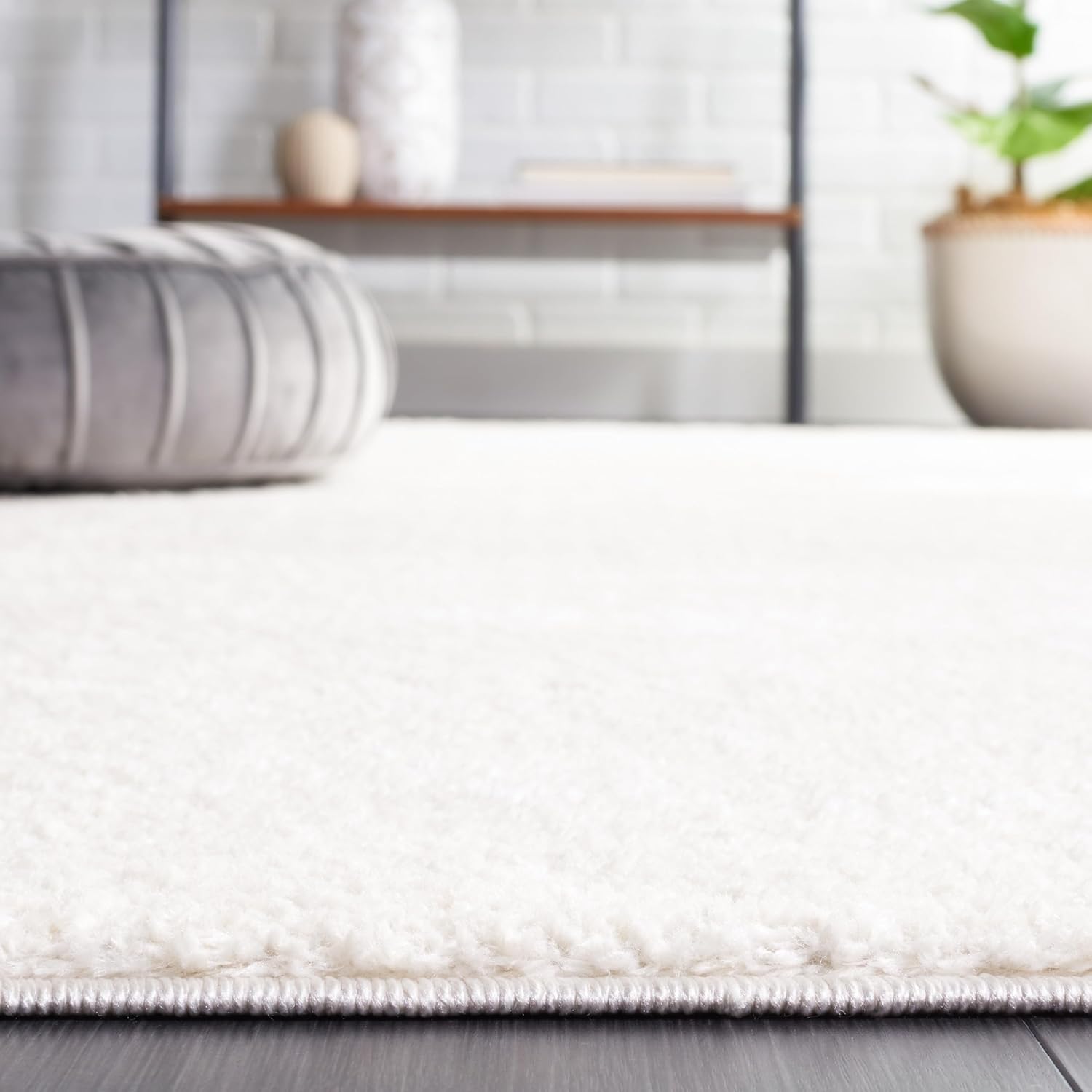 SAFAVIEH Melody Collection Area Rug - 2'2" x 12' Runner, Ivory, Geometric Design, Ideal for High Traffic Areas in Living Room, Bedroom, Dining (MEL108A)