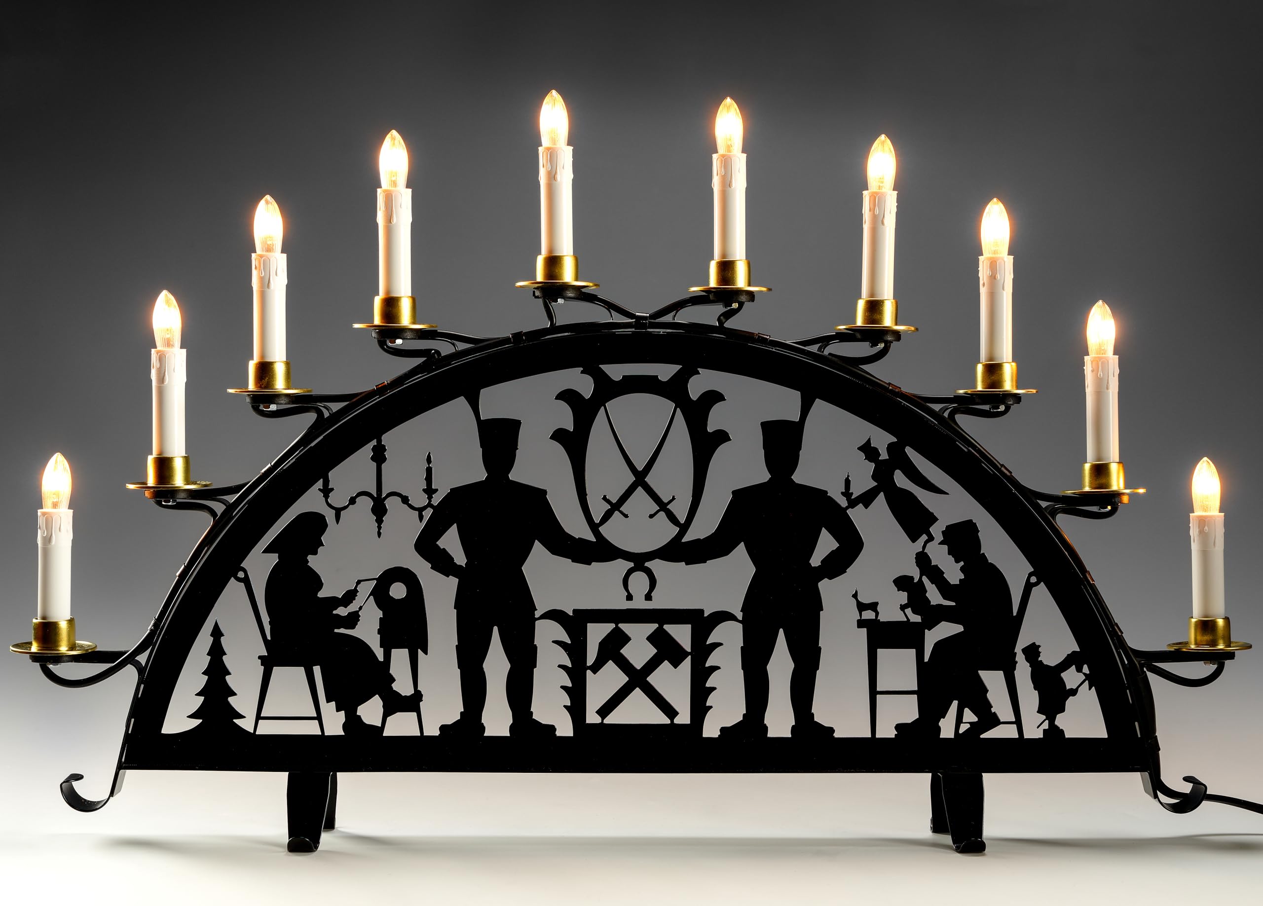 Metall Schwibbogen 60cm, 10-flammig, Traditionelles Schneeberger Motiv, Bergmann, Schnitzer, Klöppelfrau, Metallschwibbogen - Hergestellt im Erzgebirge