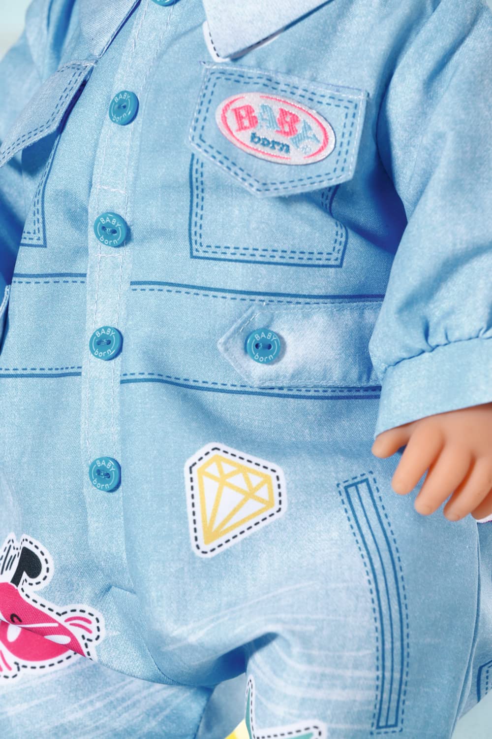 BABY born Deluxe Jeans kombinezon - pasuje do lalek 43 cm - zawiera kombinezon, kapelusz i buty, łatwe dla małych dłoni - promuje empatię i umiejętności społeczne - odpowiedni dla dzieci w wieku od 3