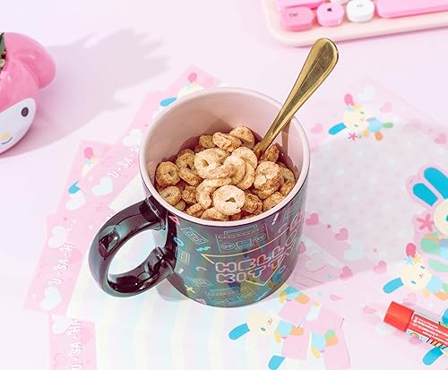 Miniatura 5 de Silver Buffalo Sanrio Hello Kitty - Taza de cerámica con estampado de casete y boombox retro  Taza de café grande para expreso, té, coca  Capacidad