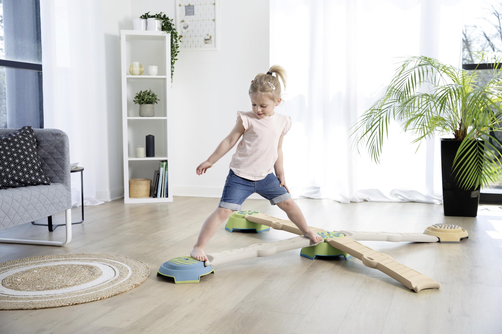 Smoby Life - Percorso Avventura - Percorso Motricità - 4 blocchi e 4 tavole - Fino a 3,5 m di lunghezza - Materiale riciclato - Dai 2 anni in su - Prodotto in Francia