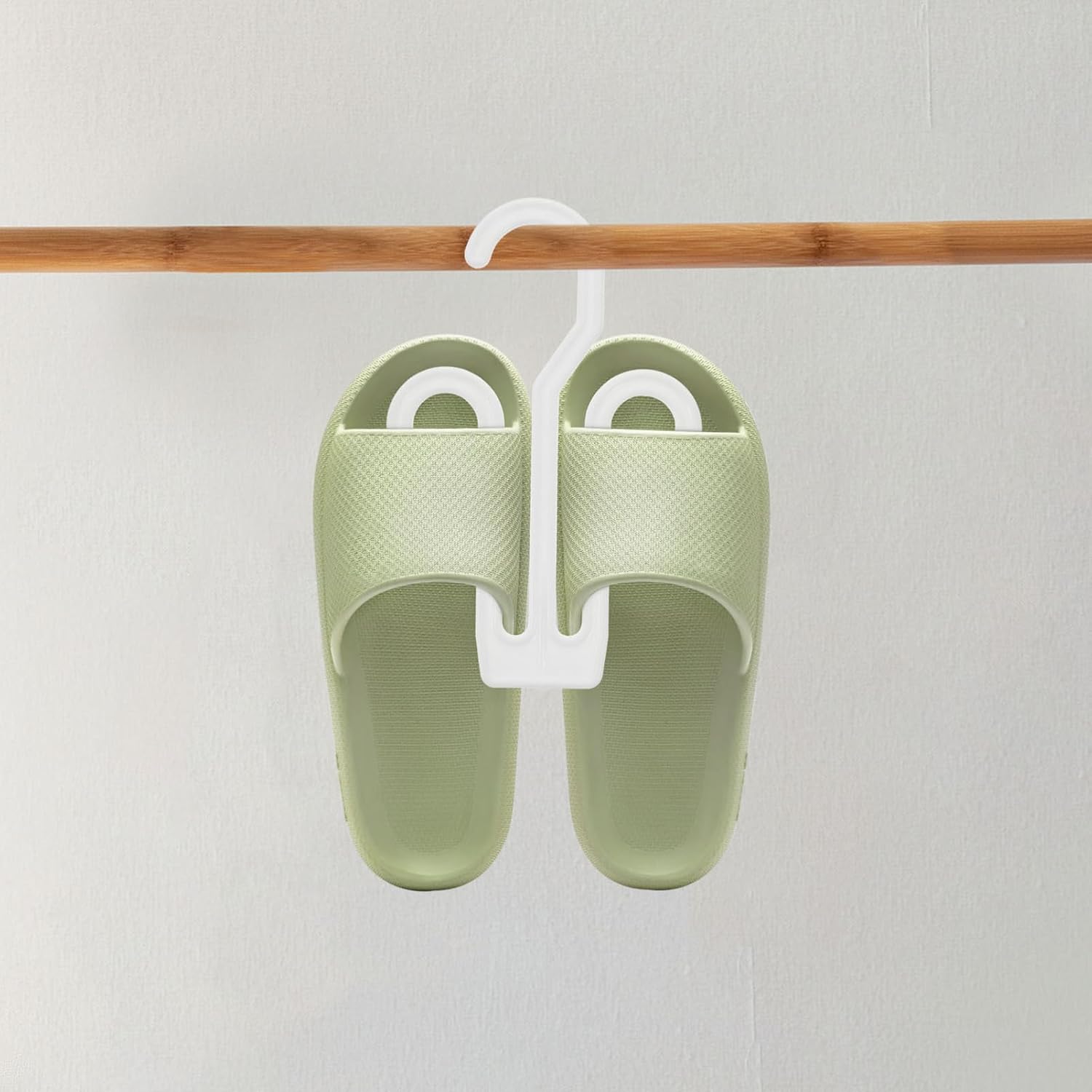 Kichvoe 20pcs Slipper Rack Plastic Shoe Hangers for Easy Storage Versatile Sandal Display Drying Hooks Shoe Hanging for Organized Home Decor
