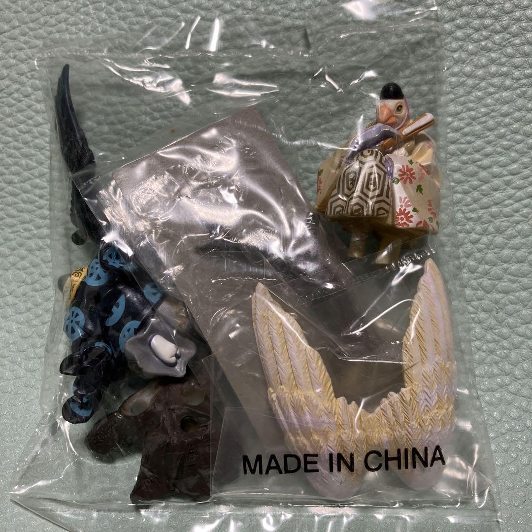 Amazon.co.jp: ?? ??百鬼夜行抄 尾白 尾黒 ミニフィギュア 海洋堂 