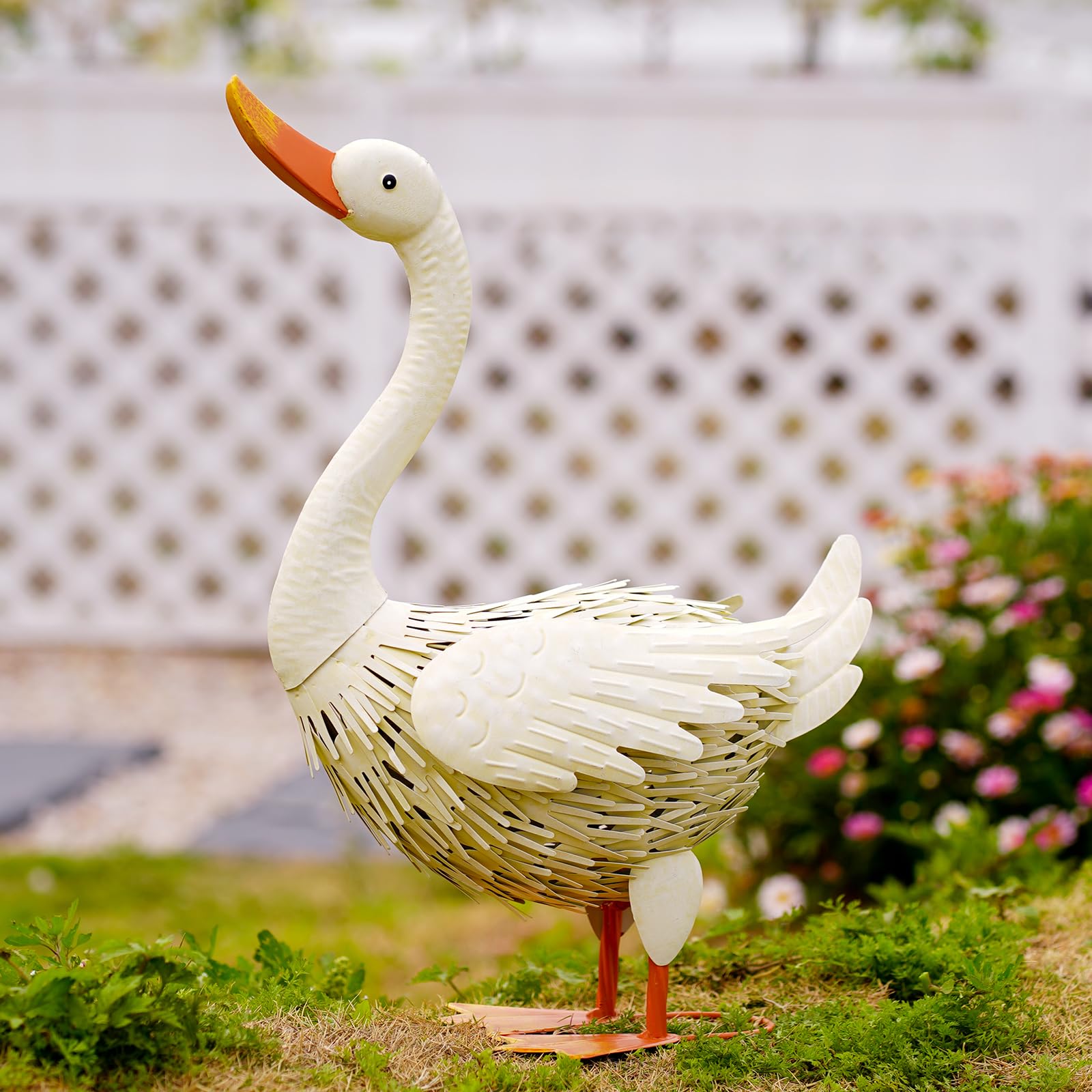 Amazon.com: Goodeco Goose Statue for Garden Decor - Perfect for