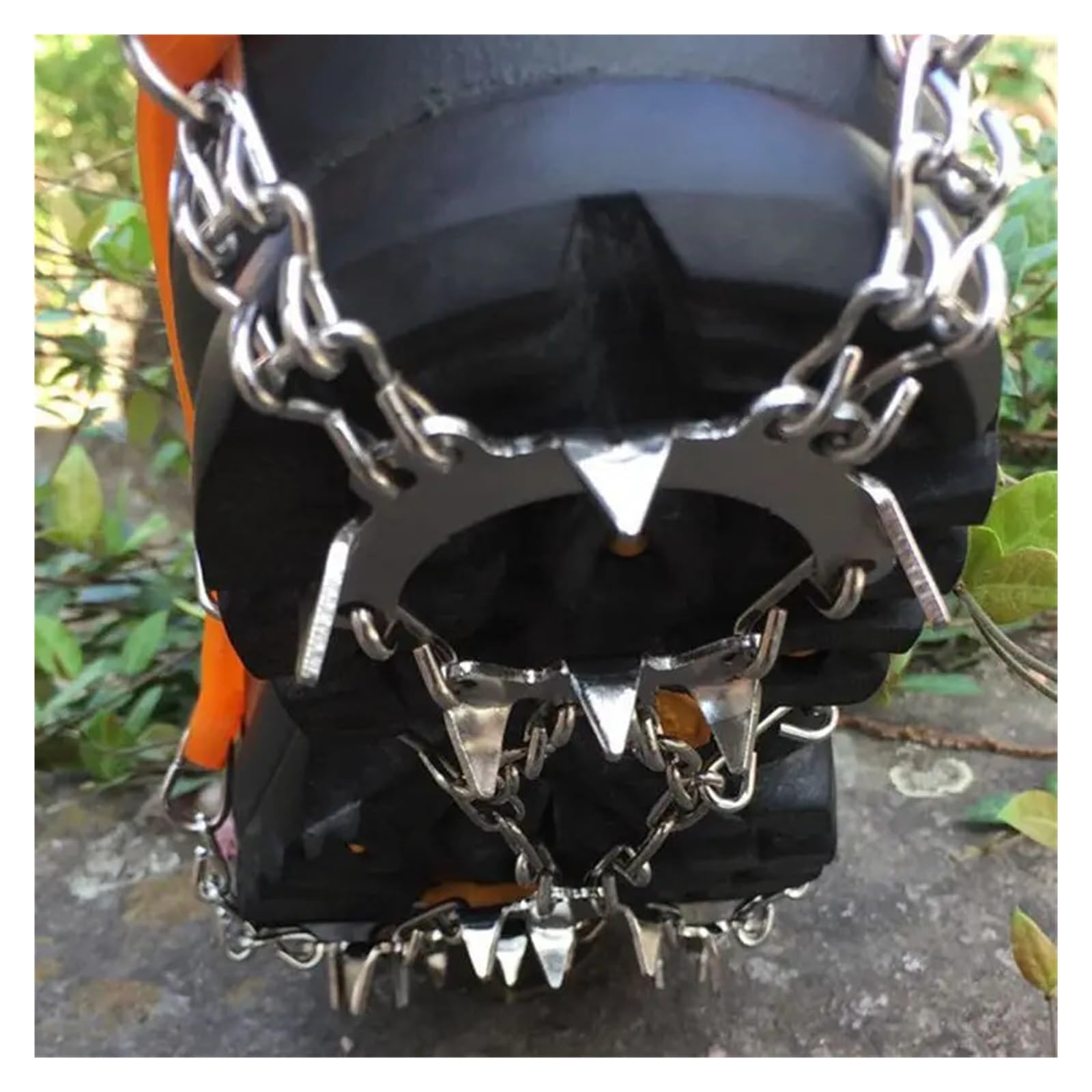 Crampons 18 Teeth Ice Gripper Spike for Shoes Anti-Slip Anti-Skid Non-Slip Shoe Covers Snow Crampons Cleats Grips Climbing Boots pour randonnée hivernale