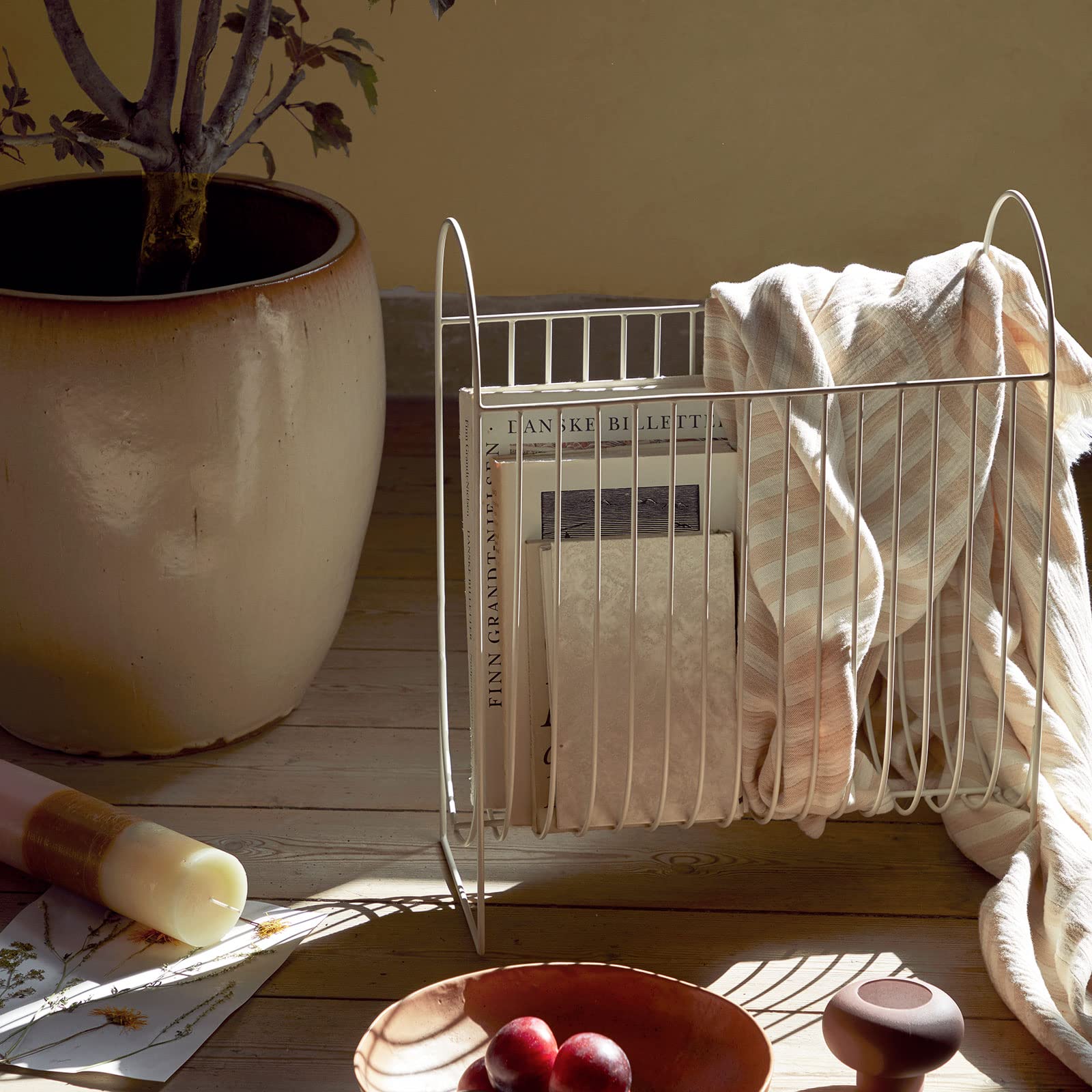 Broste copenhagen Zeitungsständer 'Maggie' Rainy Day Light Grey