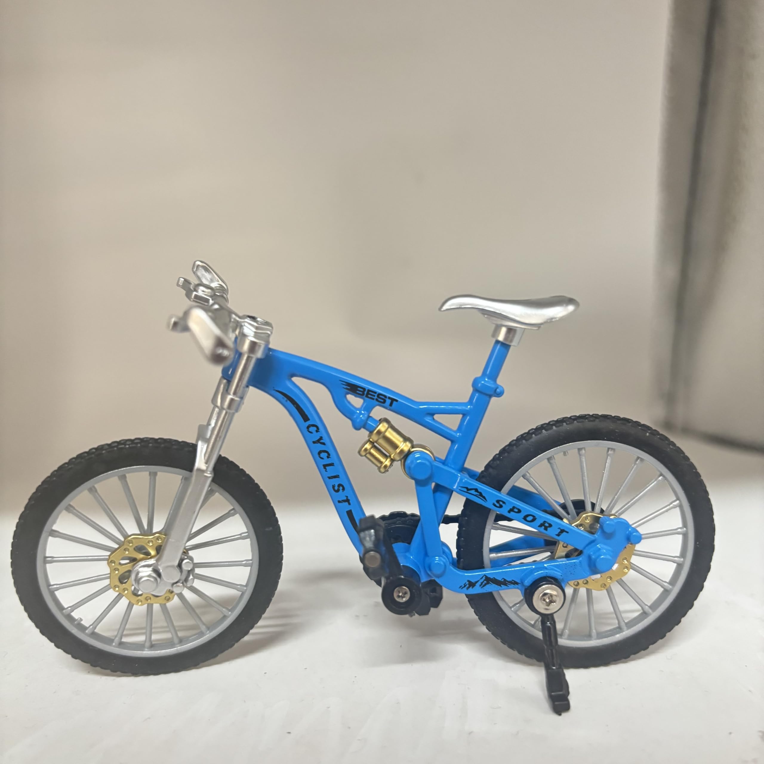 Mini BMX 1:8 En Alliage Moulé Sous Pression – Vélo De Doigt Avec Skateboard – Décoration De Bureau Ou Jouet De Collection – Vert
