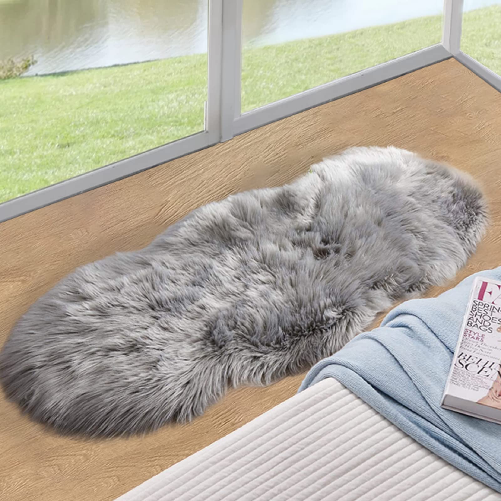 ORINOVA Kunstfell Teppich Grau Flauschig Fellteppich 60x120 cm Schlafzimmer Bettvorleger Kuschelteppich Weich Waschbar Langflor Fellform
