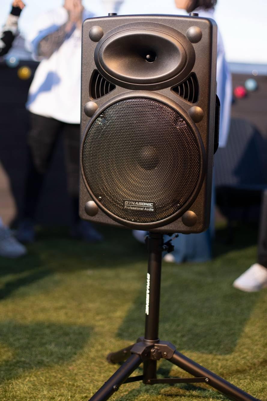 DYNASONIC Dynapro 15' Portable Speaker on a stand