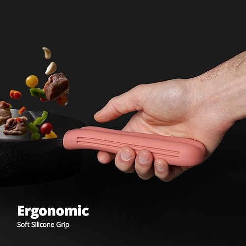 Miniatura 4 de Greater Goods Cubierta de mango de silicona diseñada para sartén y plancha de hierro fundido Greater Goods color rosa