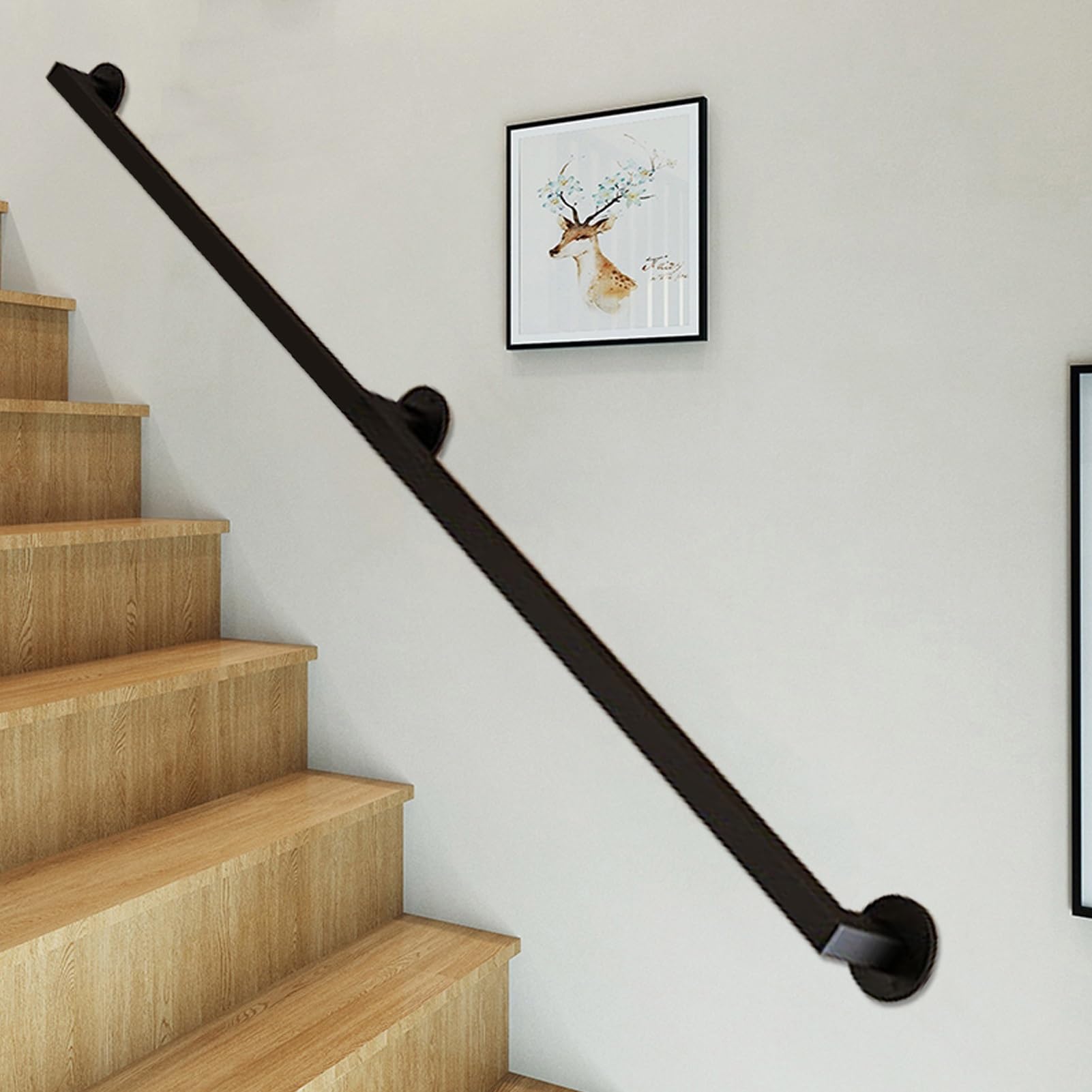 Rampe d'escalier murale noire de 60 cm idéale pour sécuriser l'accès au jardin