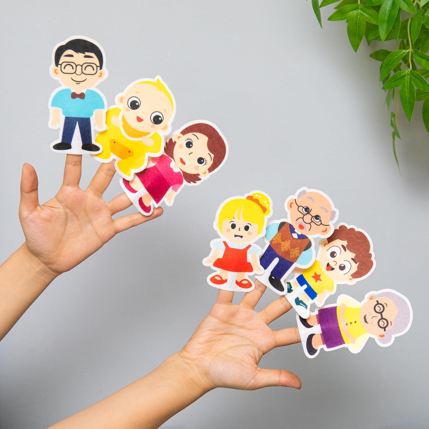 Soft Felt Finger Family Puppets – 7 Pack Nursery Rhyme Finger Puppets Toy for Toddlers & Preschool Kids, Ideal for Parent-Child Interaction, Classroom Activities, Storytelling, and Bedtime Songs